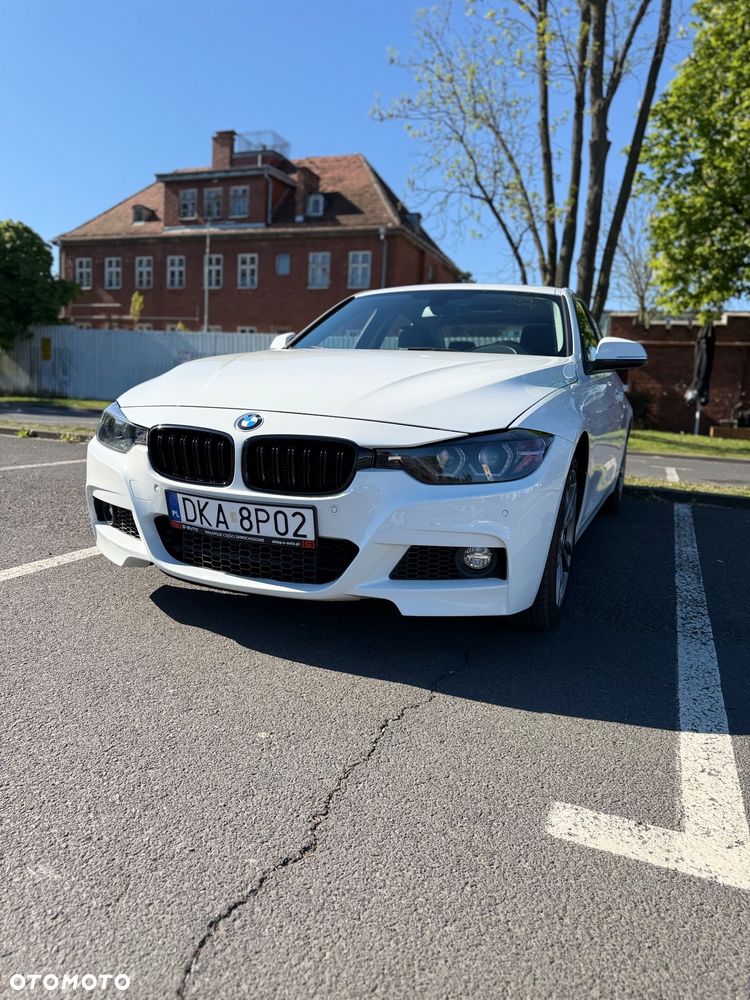 BMW Seria 3 320i - 5