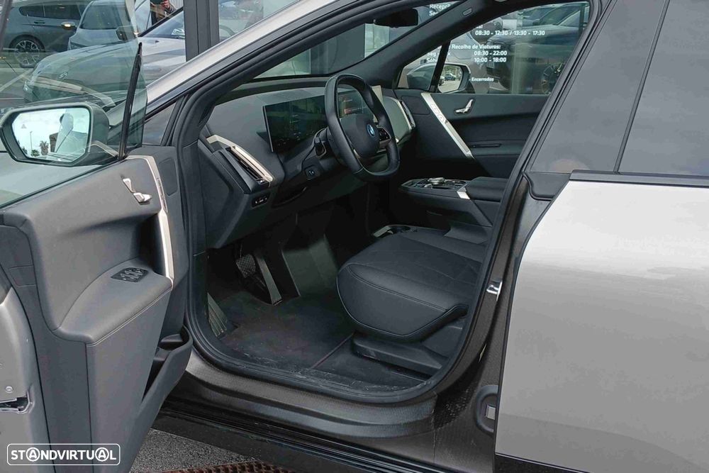 BMW iX xDrive 40 Pack Desportivo - 7