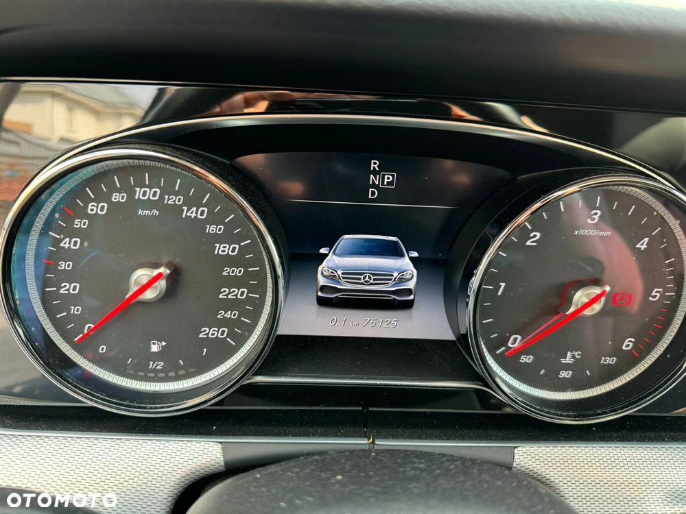 Mercedes-Benz Klasa E - 9