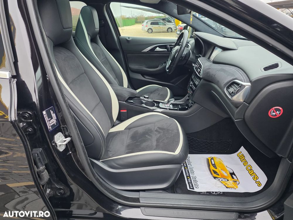 Infiniti Q30 2.2d DCT AWD Sport City Black - 11