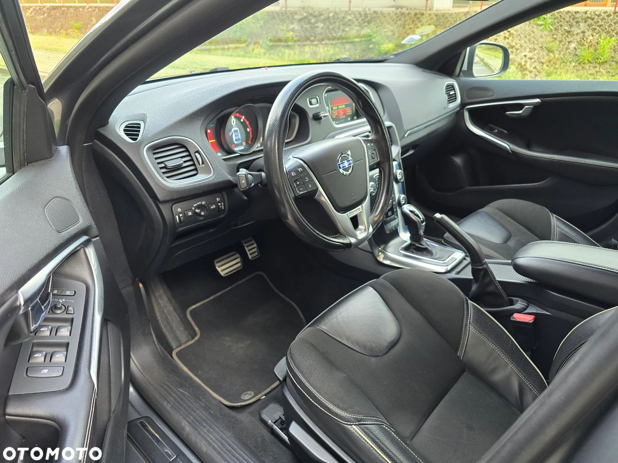 Volvo V40 D3 Geartronic RDesign - 10