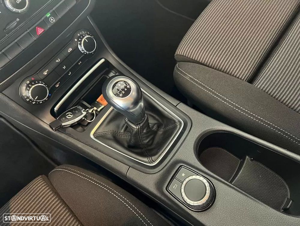 Mercedes-Benz B 180 - 15