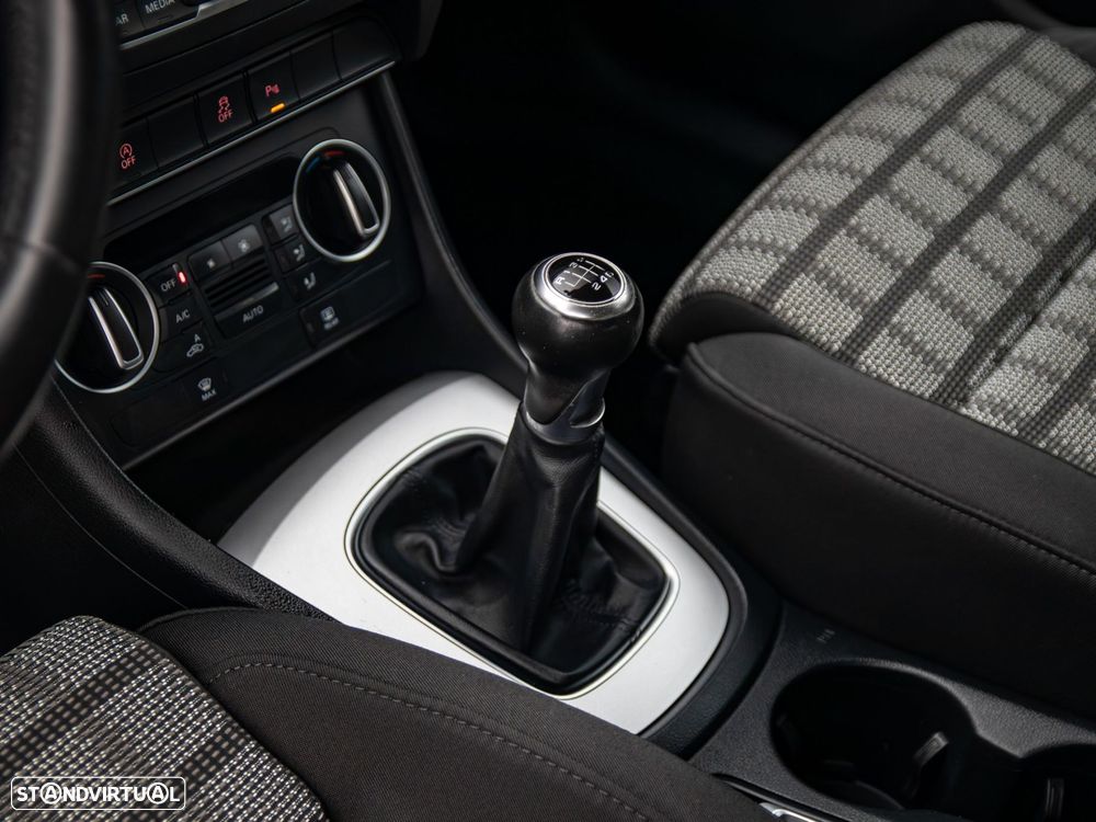 Audi Q3 2.0 TDI S-line - 30