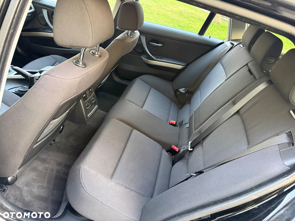 BMW Seria 3 320i - 19