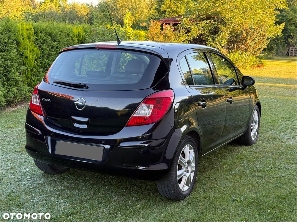 Opel Corsa 1.2 16V Cosmo - 3
