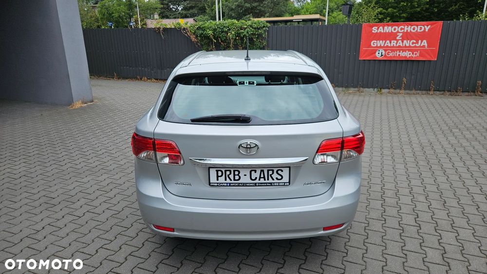 Toyota Avensis 1.6 Comfort - 8