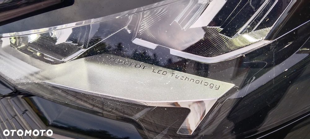 Peugeot 3008 1.6 PureTech HYbrid Allure S&S EAT8 - 32
