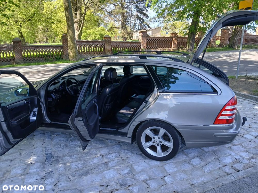 Mercedes-Benz Klasa C 180 Kompressor Automatik Avantgarde - 23