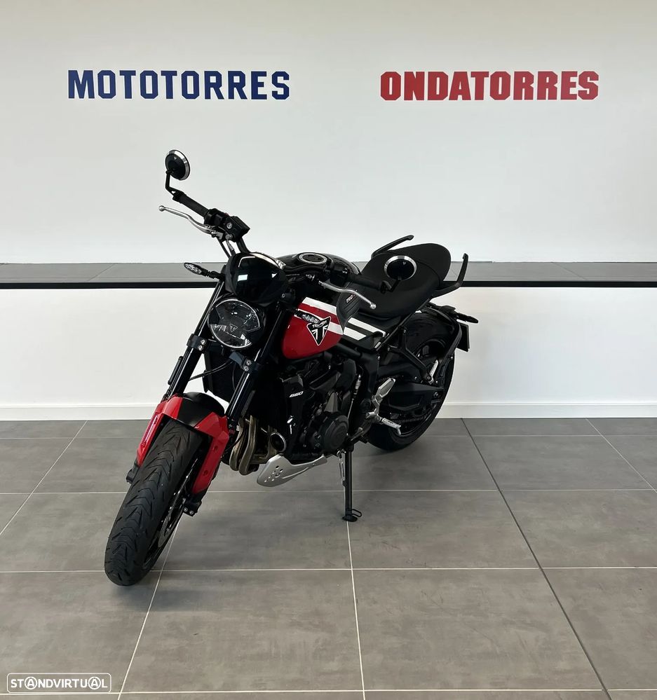 Triumph Trident 660 - 1