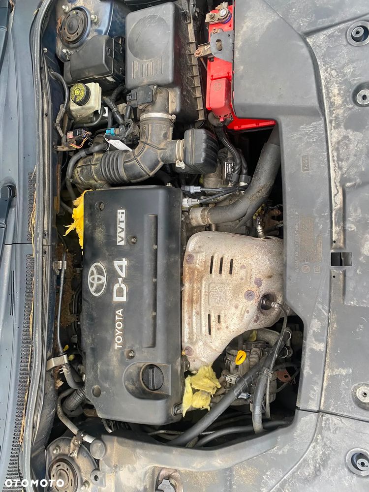 238 / Toyota Avensis T25 / Na Części / - 1