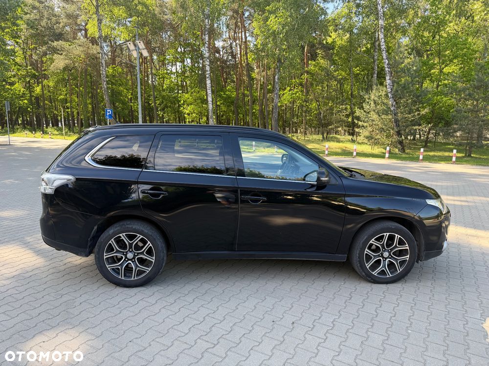 Mitsubishi Outlander 2.2 DI-D 4WD Plus - 4