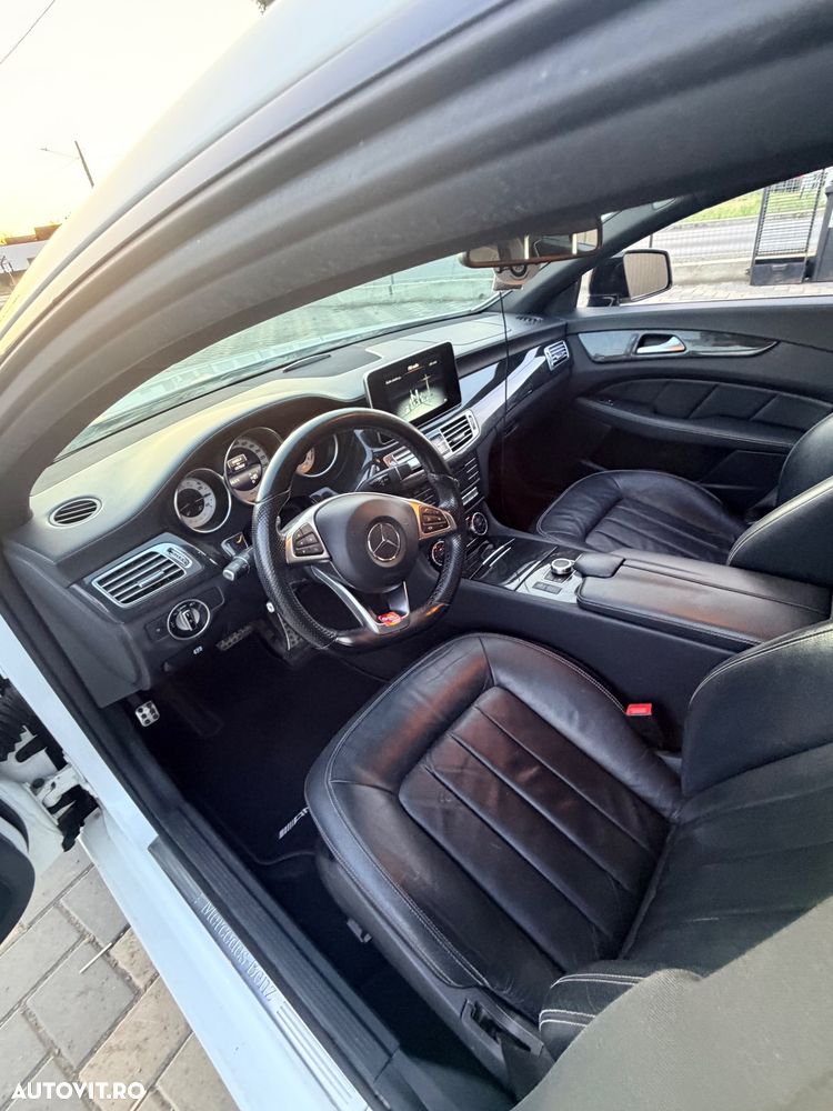 Mercedes-Benz CLS - 6
