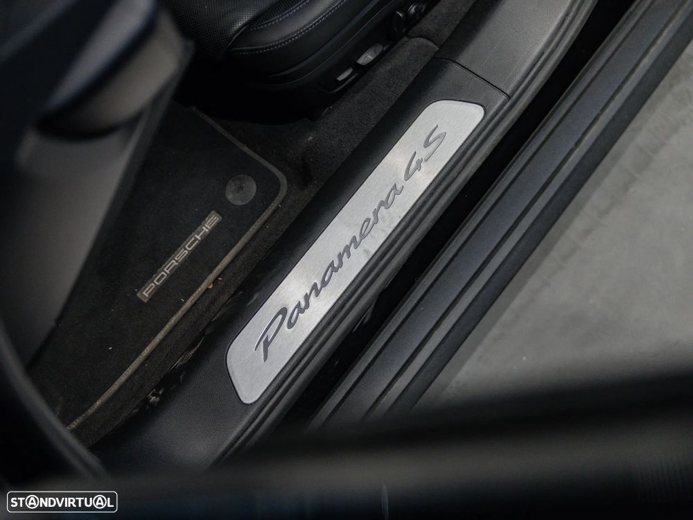 Porsche Panamera 4S E-Hybrid - 32