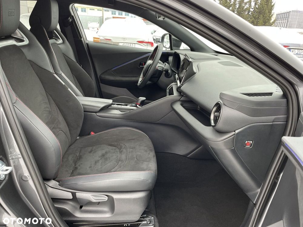 Toyota C-HR - 7