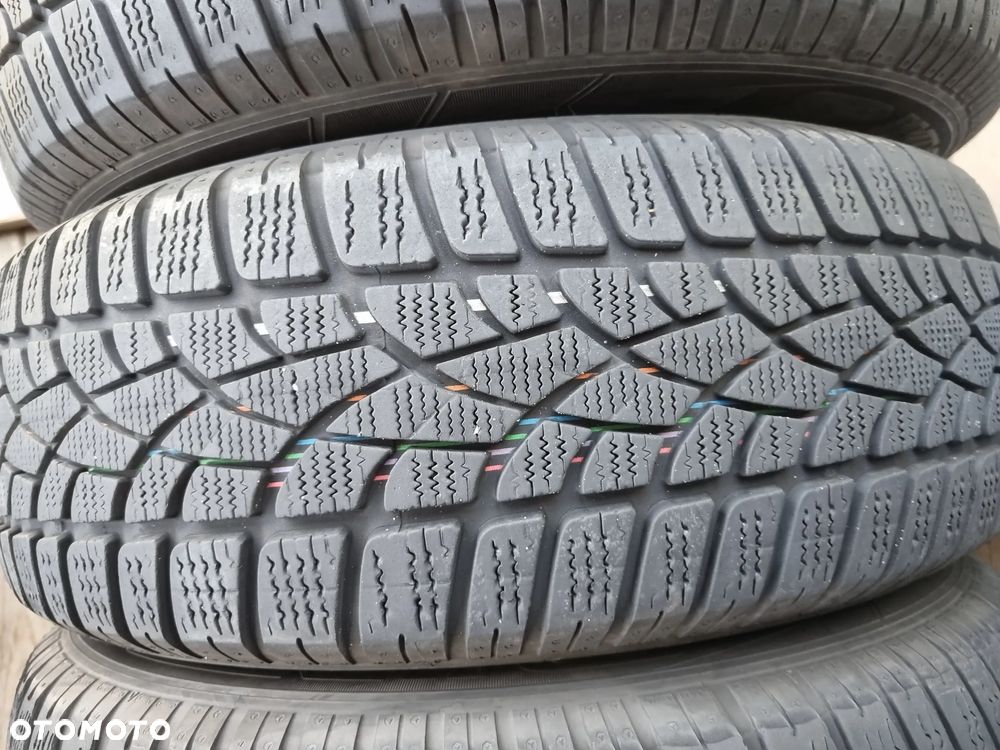 OPONY Dunlop SP Winter Sport 3D 215/60R17C 104/102H 2021r, 7/6,5mm bdb stan - 3