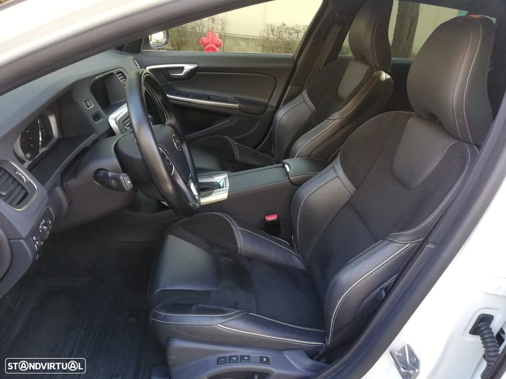 Volvo V60 2.4 D6 R-Design Sum.AWD Phev - 19