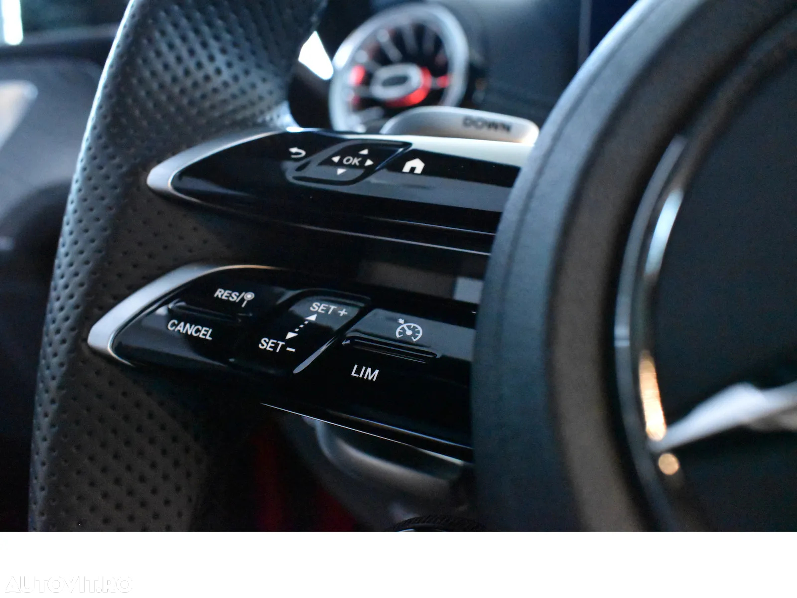 Mercedes-Benz AMG GT 53 4MATIC+ - 37