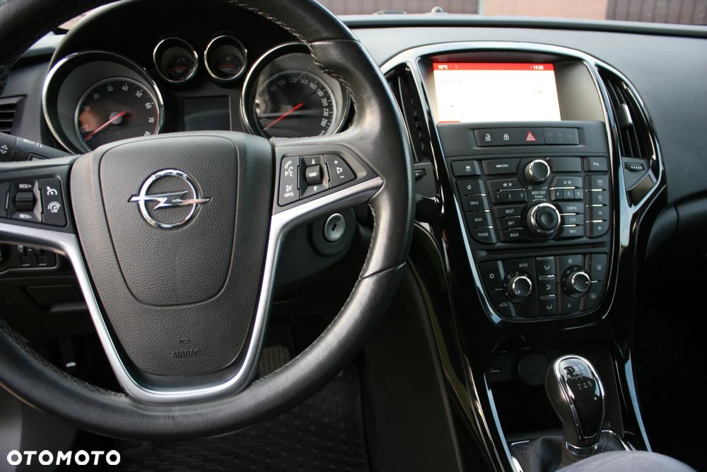 Opel Astra 1.4 Turbo Cosmo - 32