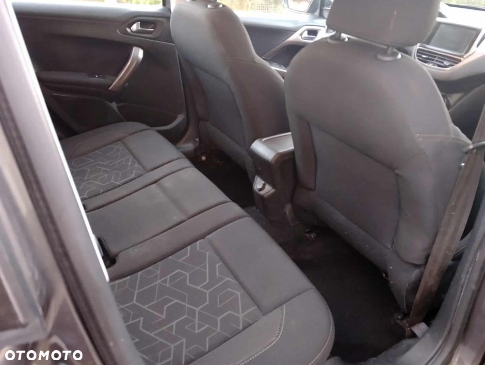 Peugeot 2008 PureTech 82 Allure - 9