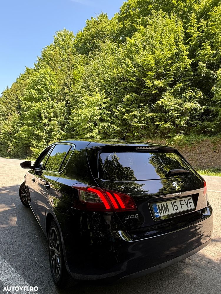 Peugeot 308 1.2 L PureTech Turbo Allure - 1