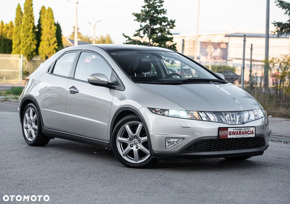 Honda Civic 1.8 Executive NAVI - 1