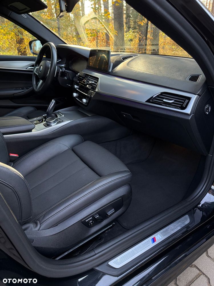 BMW Seria 5 530e iPerformance M Sport sport - 21