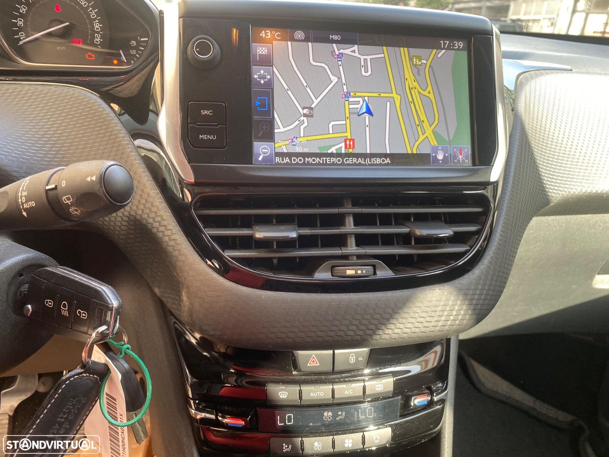 Peugeot 2008 1.2 PureTech Allure - 28
