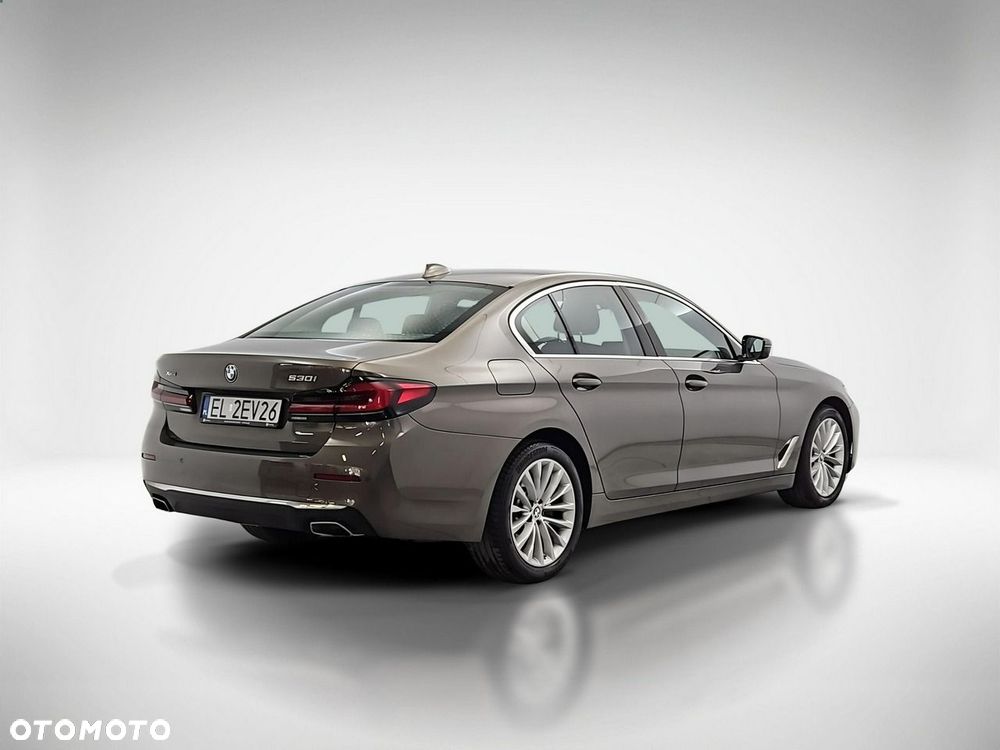 BMW Seria 5 530i xDrive mHEV Luxury Line - 6