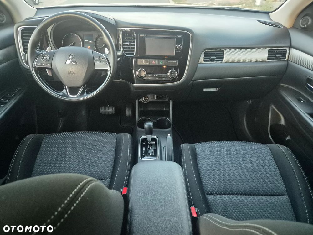 Mitsubishi Outlander 2.2 DI-D 4WD Automatik Diamant Edition - 15