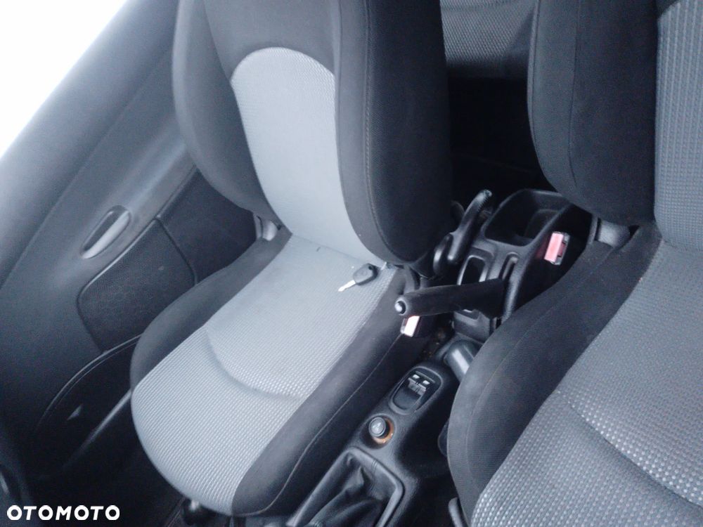 PEUGEOT 206  1.4 HDi 70 (DV4TD)- BOCZEK DRZWI PRAWY LEWY - 24