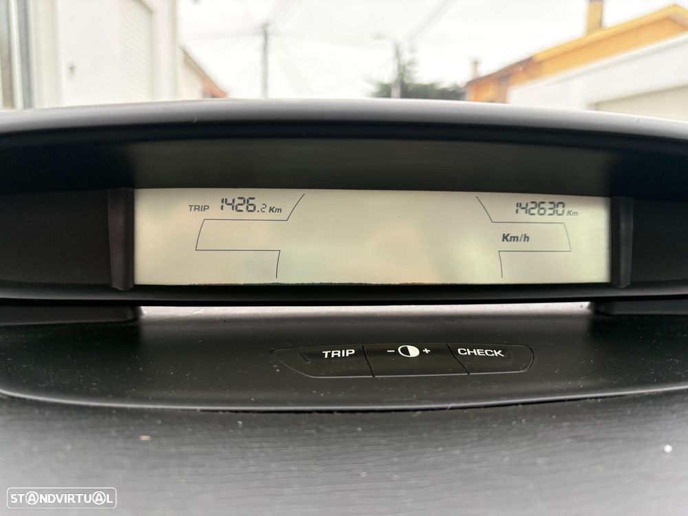 Citroën C4 1.6 HDi SX - 7