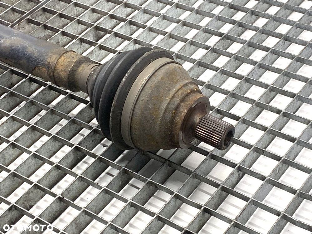 PÓŁOŚ PRAWY PRZÓD  VW CADDY III Nadwozie pełne/minivan (2KA, 2KH, 2CA, 2CH) 2004 - 2015 1.6 TDI - 4