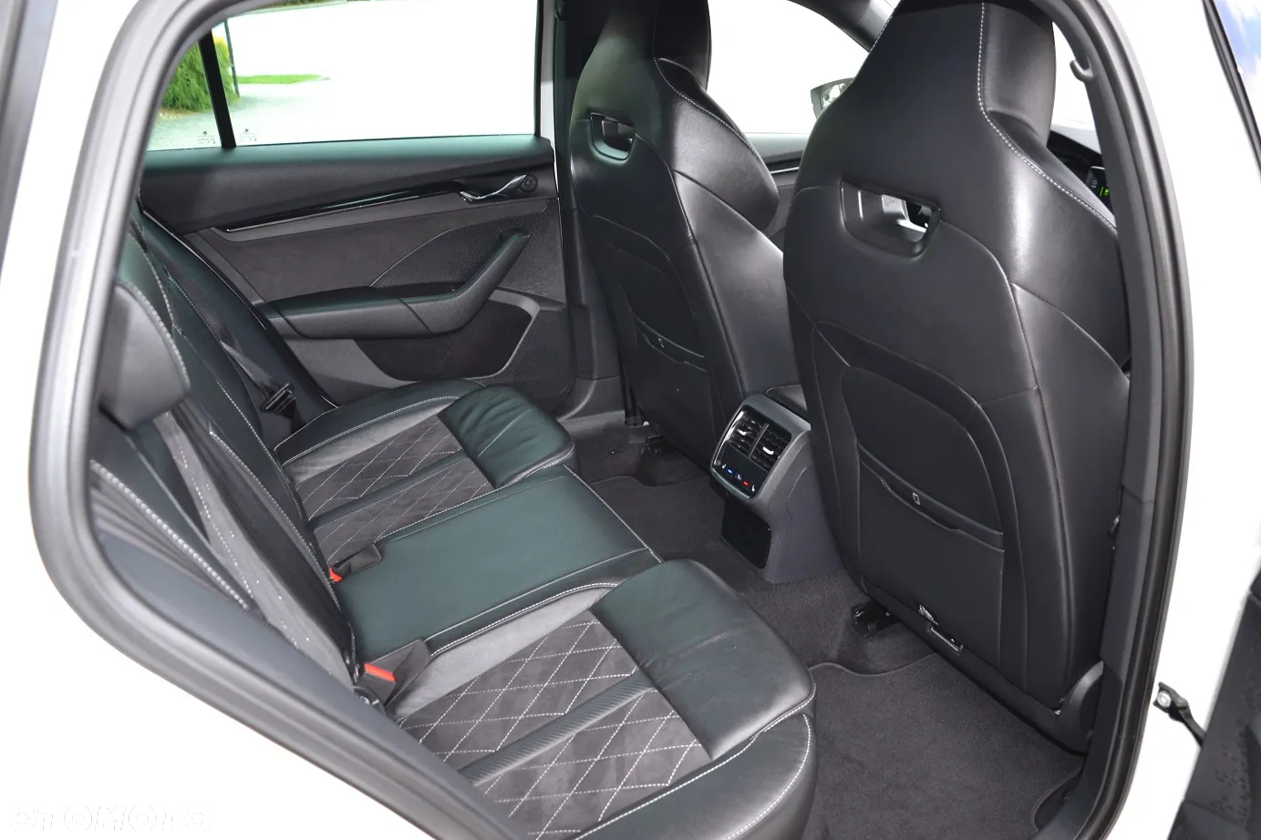 Skoda Octavia Combi 1.4 TSI iV DSG RS Plus - 31