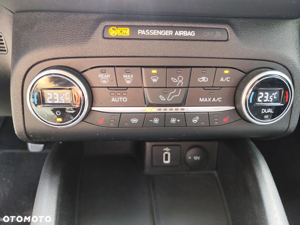 Ford Focus - 24