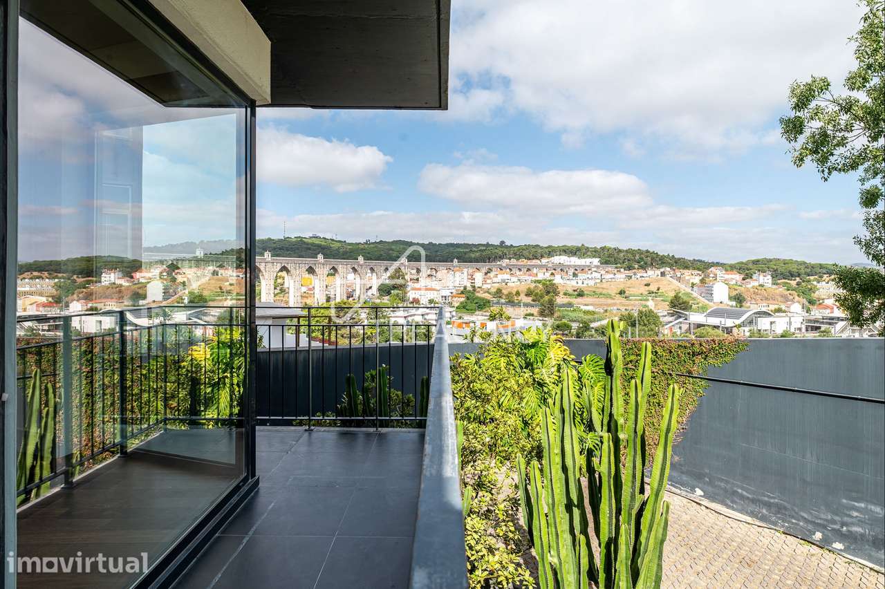Apartamento T2 moderno em Campolide com terraço e estacionamento - Grande imagem: 3/26