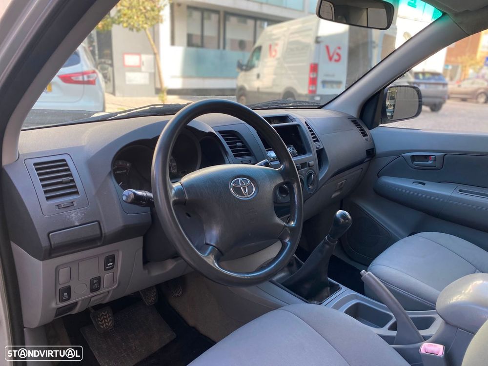 Toyota Hilux 2.5 D-4D 2WD CE - 12