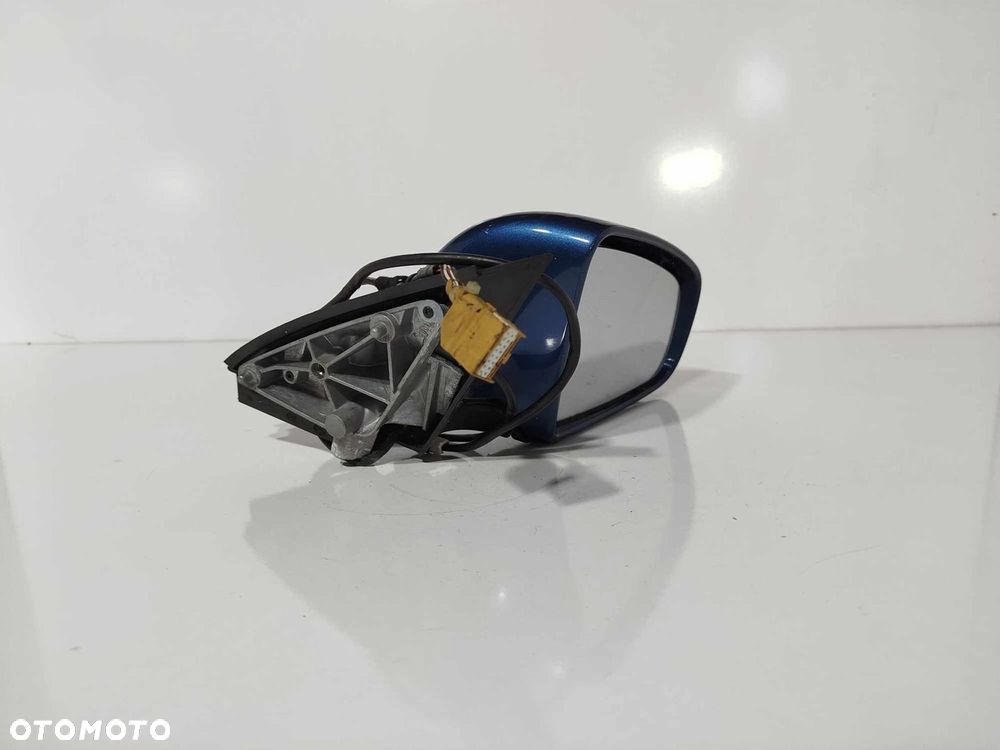 LUSTERKO PRAWE PRZEDNIE AUDI A4 B7 04-08 LZ5C 5 PIN - 2