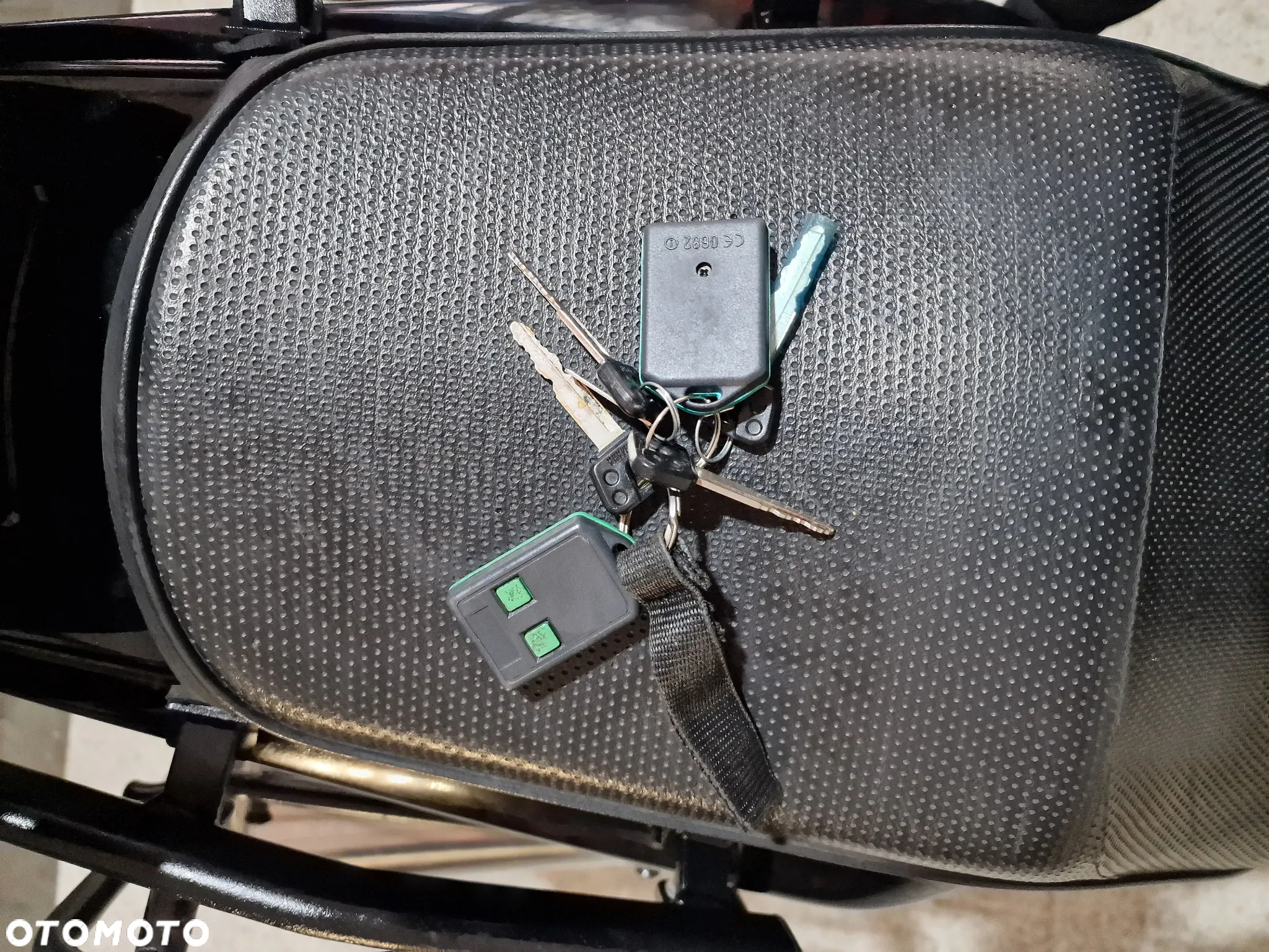 Yamaha FZS - 24
