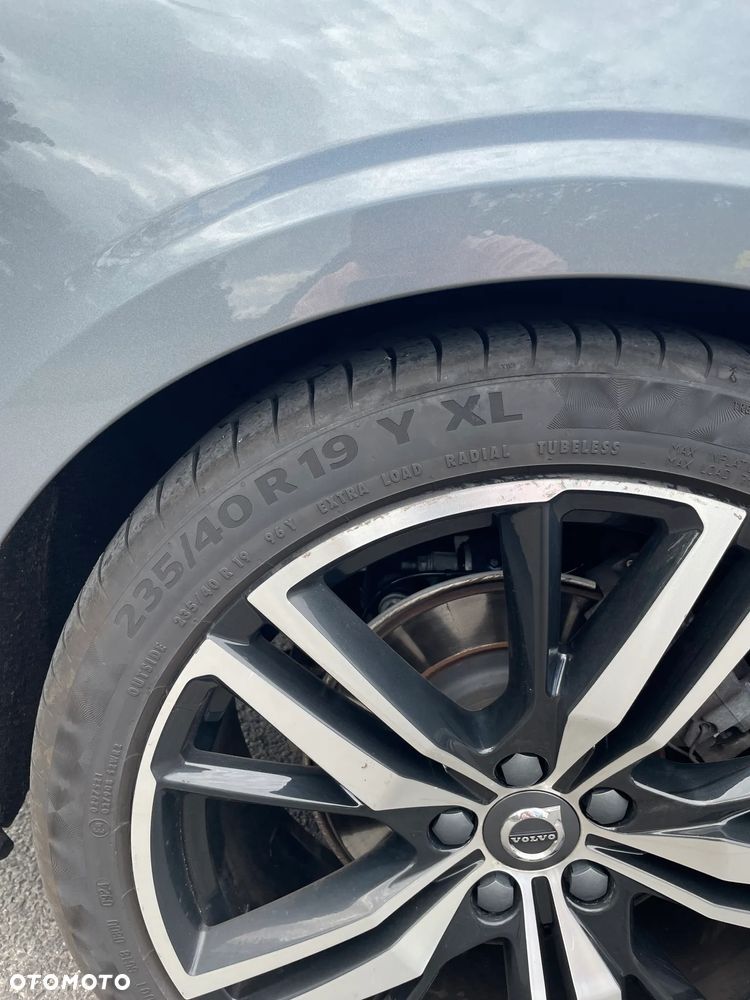 Volvo V60 B4 B R-Design - 12