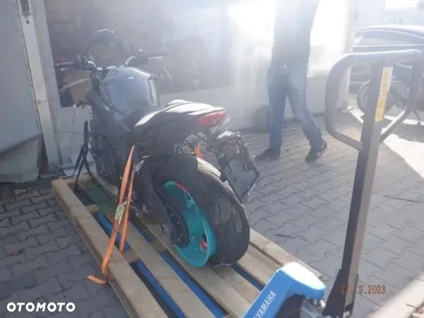 Yamaha MT - 6