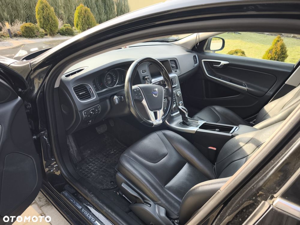 Volvo V60 D2 Geartronic Powershift Momentum - 19