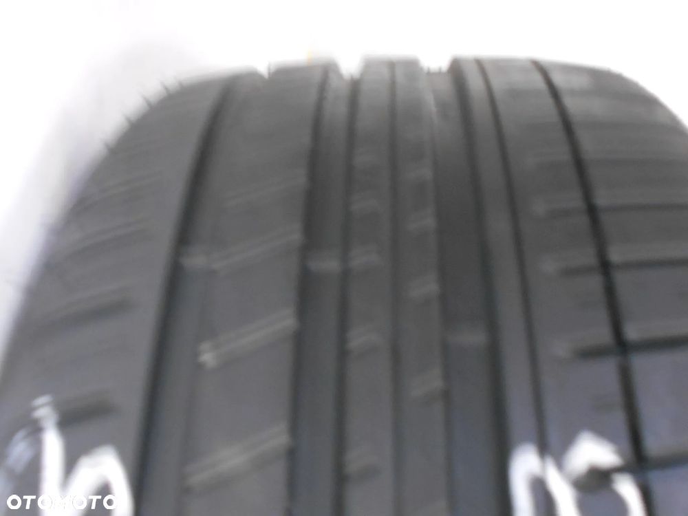 OPONA POJEDYNKA 225/40R18 MICHELIN PILOT SPORT 3 ZP DOT 0820 7.3MM - 2