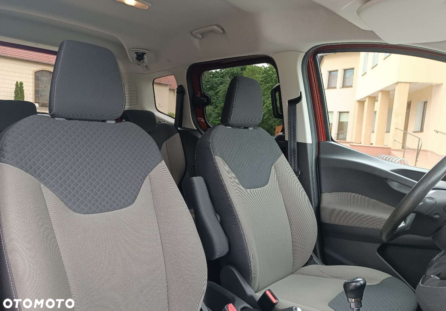 Ford Tourneo Courier - 17