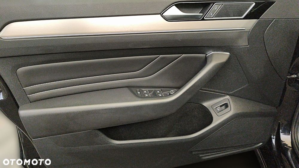 Volkswagen Passat - 10