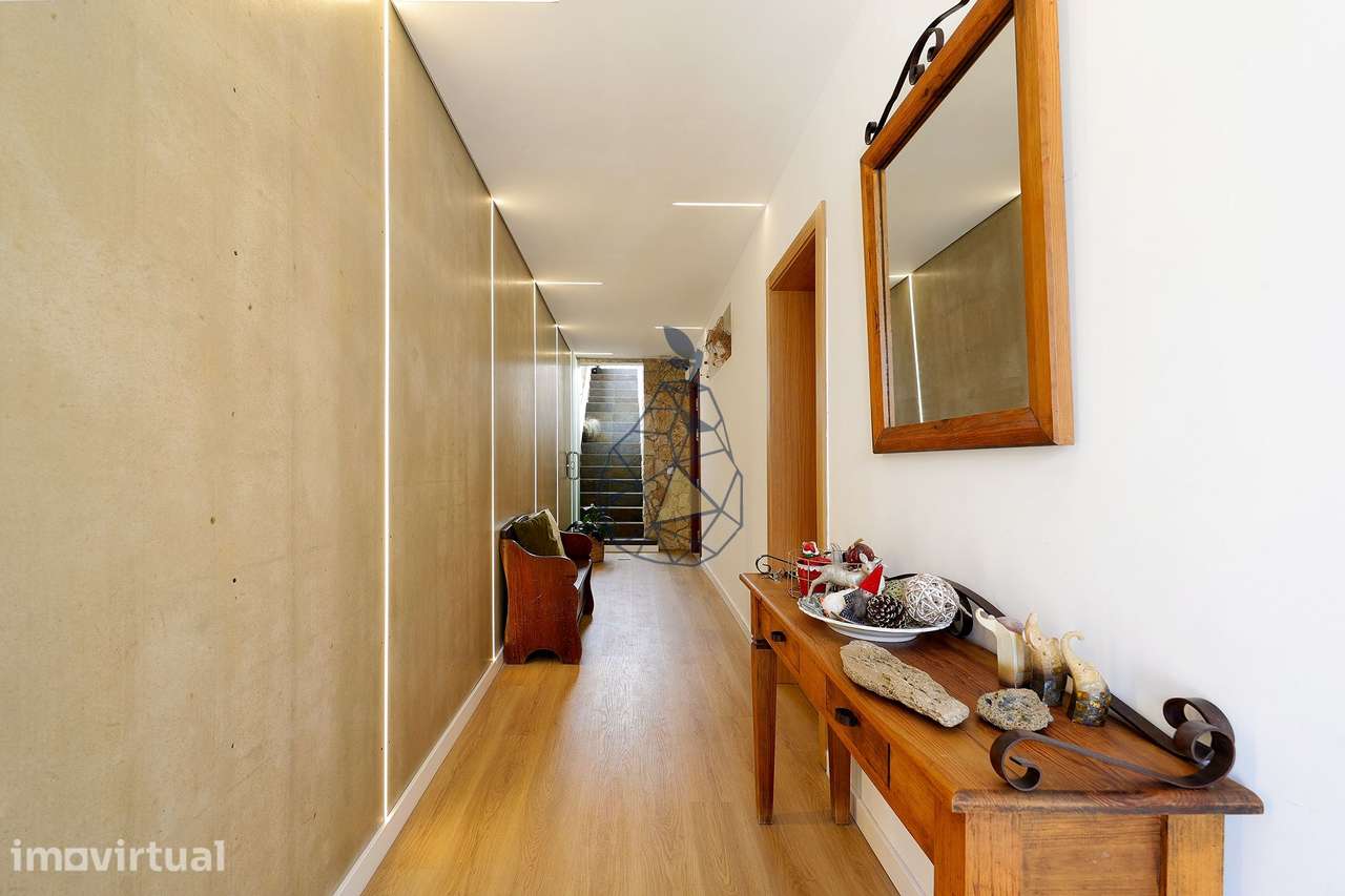Moradia Remodelada com  Garagem e vista Desafogada para a Serra e Rio - Grande imagem: 5/60