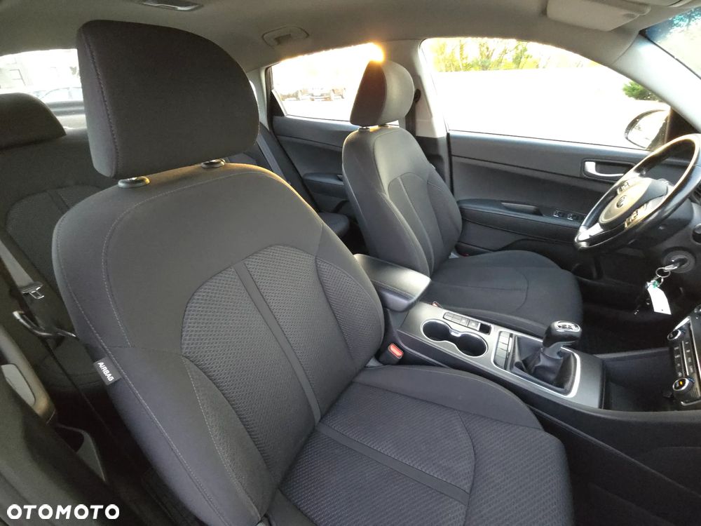 Kia Optima 2.0 M - 16