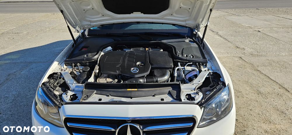 Mercedes-Benz Klasa E 220 d 4-Matic Business Edition 9G-TRONIC - 14
