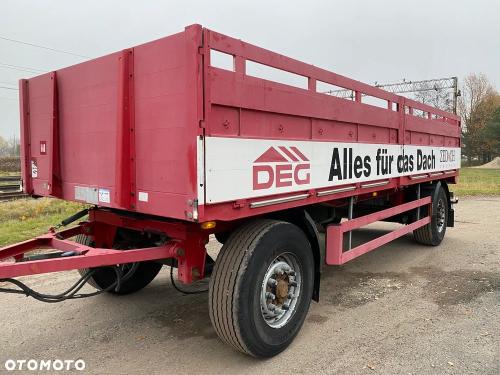 Schwarzmuller platforma z burtami - 12