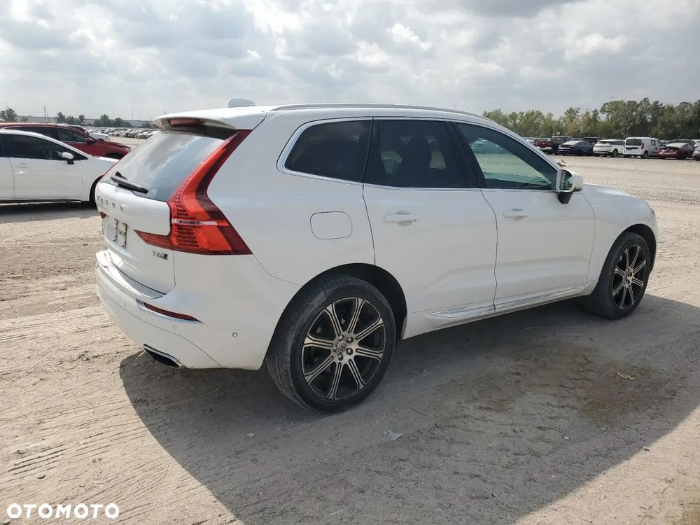 Volvo XC 60 - 4