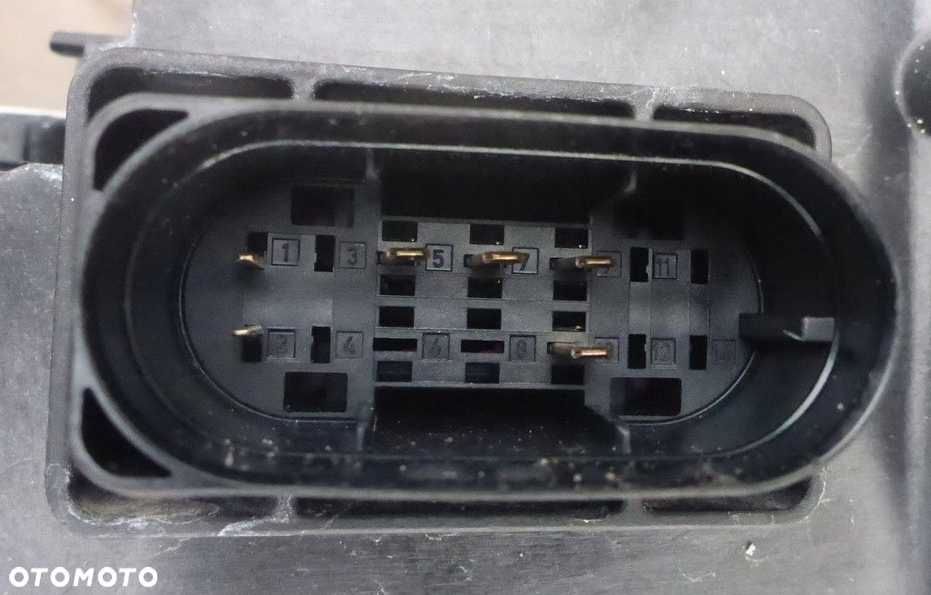 Mercedes C W223 Reflektor Prawy A2239063405 - 9